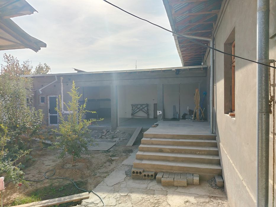 Do'rmon sentr 4 sotix uy sotiladi