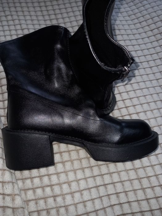 Продам осенние ботинки