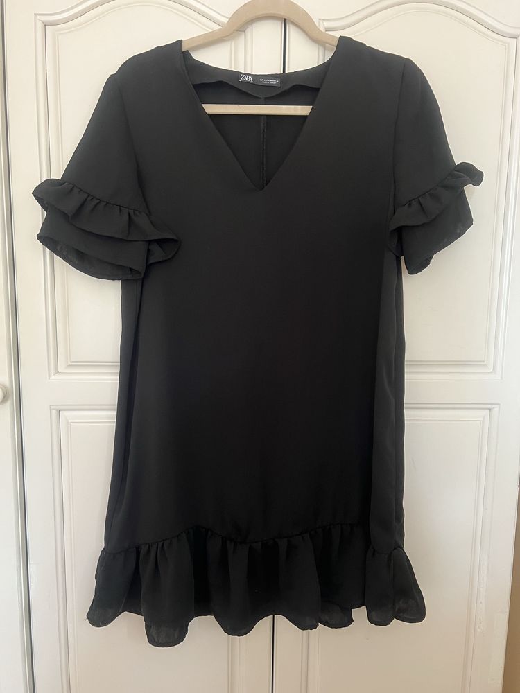 Черна рокля zara