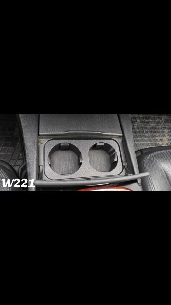 Поставка за чаши за Mercedes w203,w204,w218 и w221