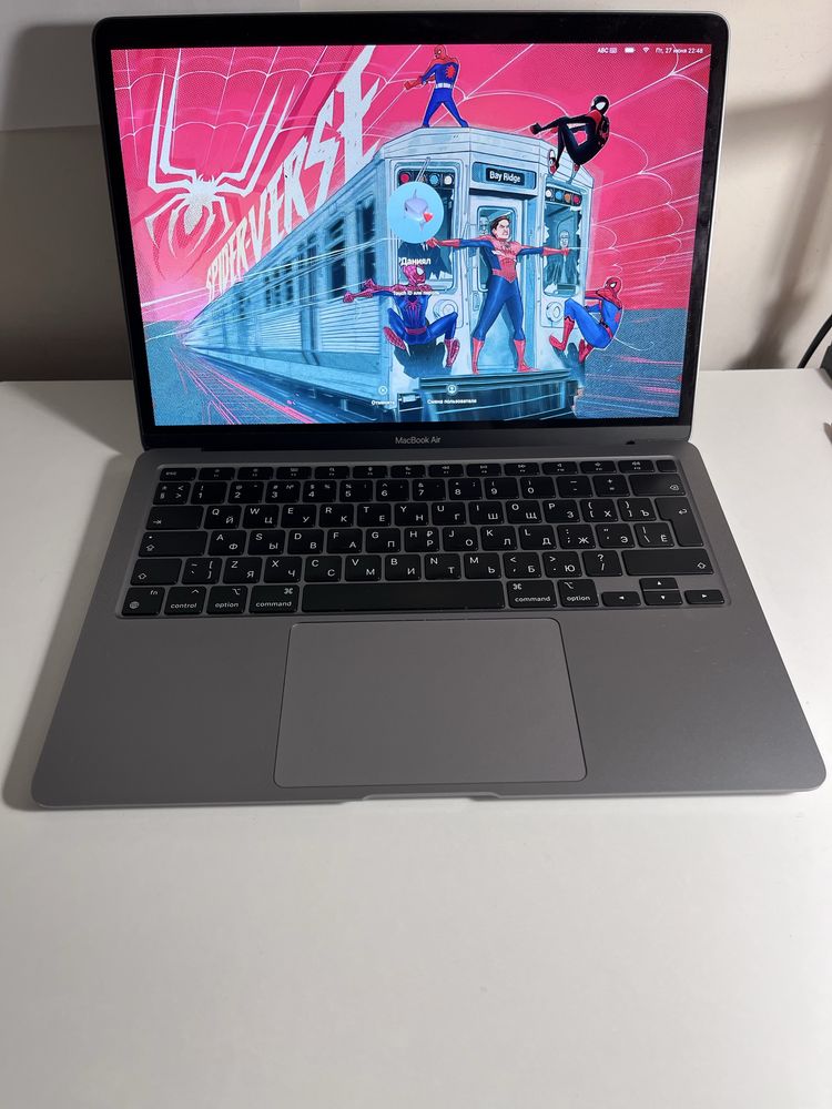 Продаю MacBook Air (M1, 2020)