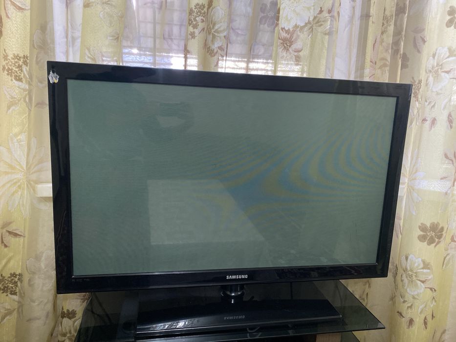 Телевизор samsung