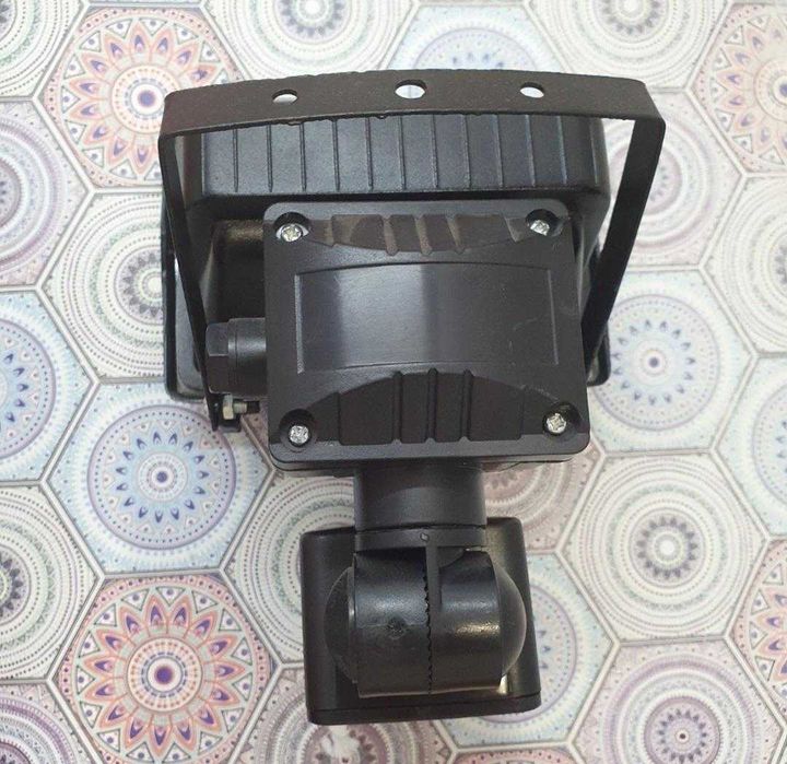 Proiector 150W plus senzor prezenta