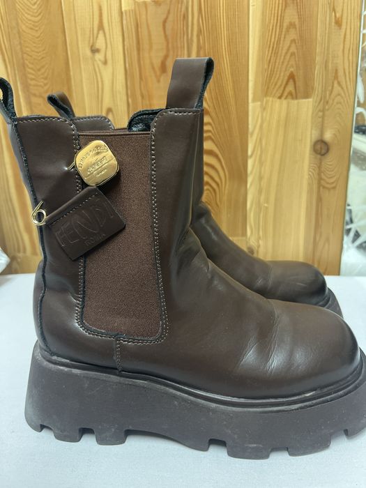 Зимние кожаные сапоги