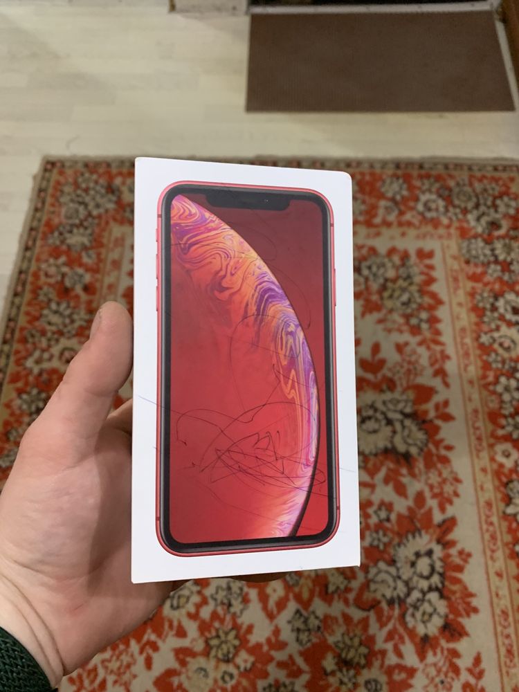 Продам iPhone XR