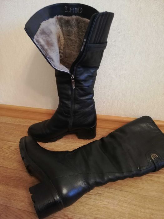 Женские кожаные зимние сапоги.