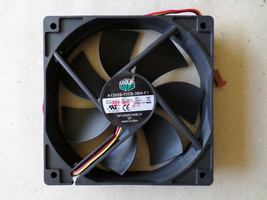Вентилатори Cooler Master 120 mm - x15 лв. (7,50 €).