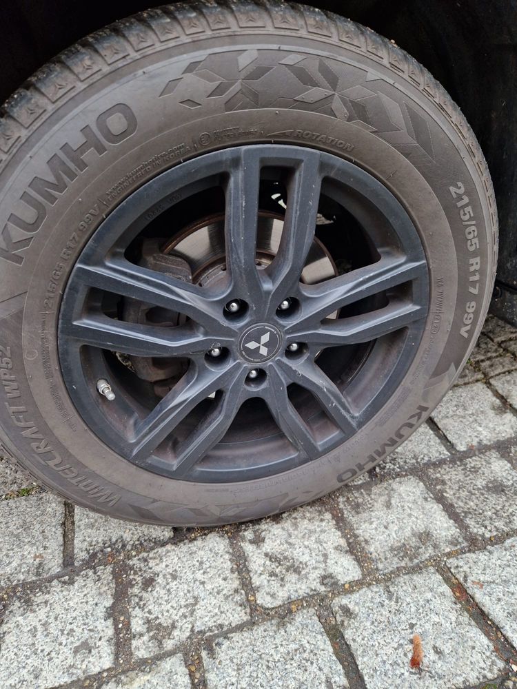 Джанти за MITSUBISHI със зимни гуми KUMHO