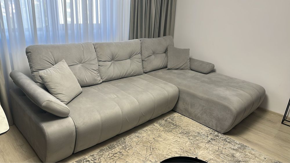 Coltar Cu divan pe dreapta