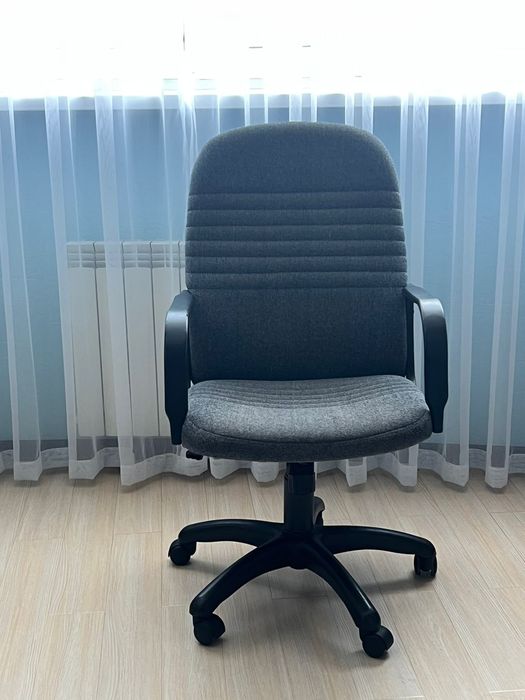 Кресло.          .