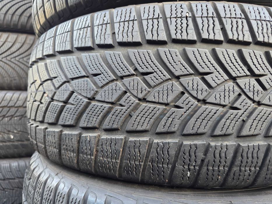 4бр Зимни гуми 225 55 18 - Goodyear