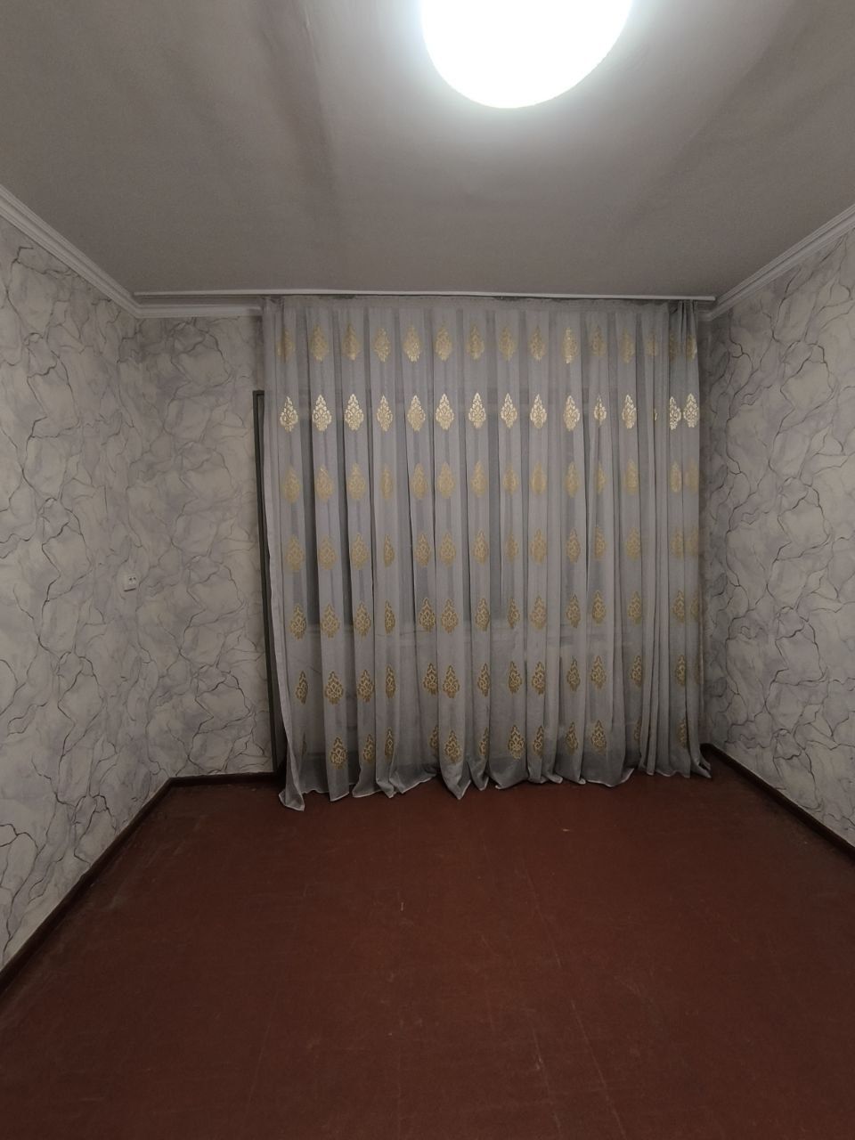 Продам 2/1/4 Бывшее общежитие. Балкона нет.