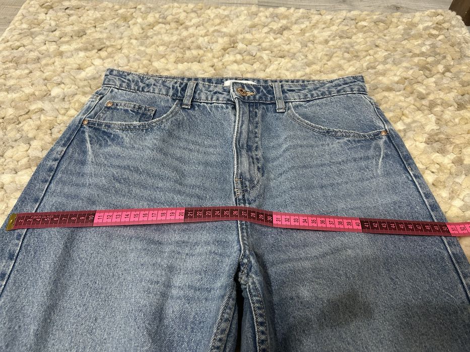 Blugi Sinsay, purtati o singura dată, mom fit.