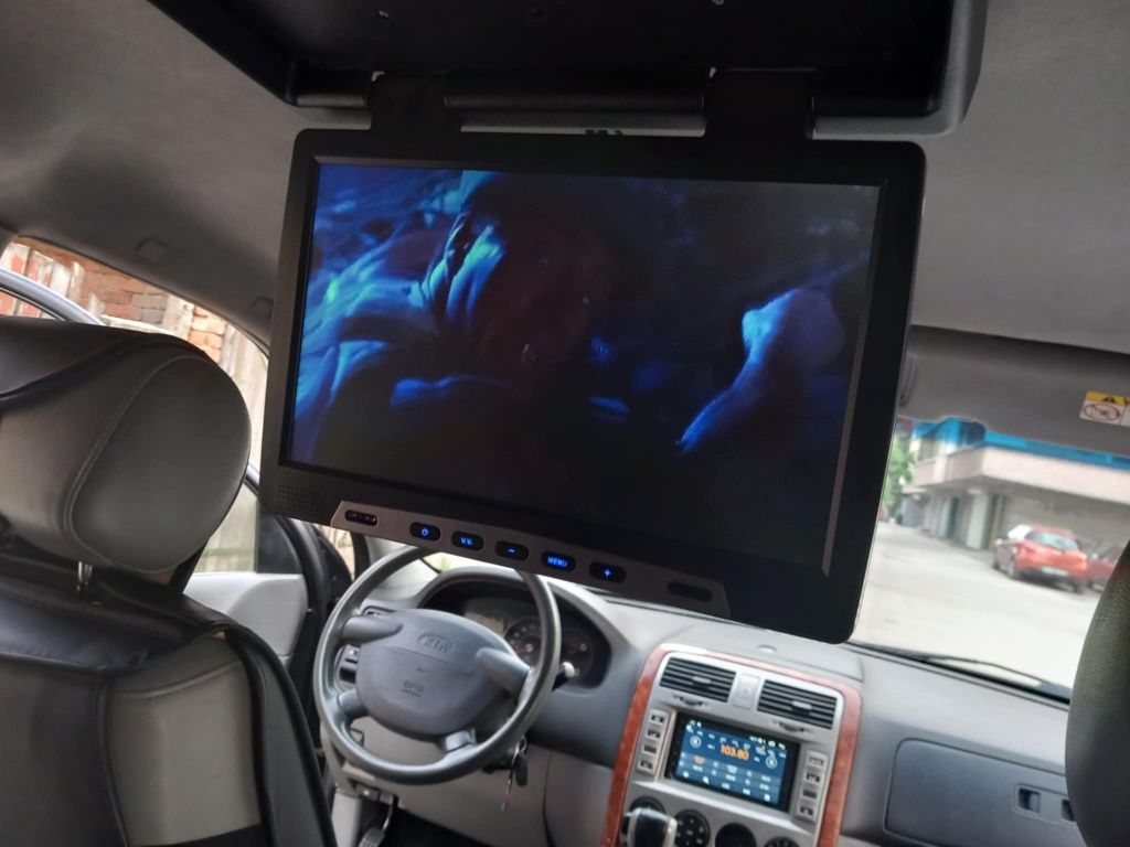 Kia Carnival 2.9i