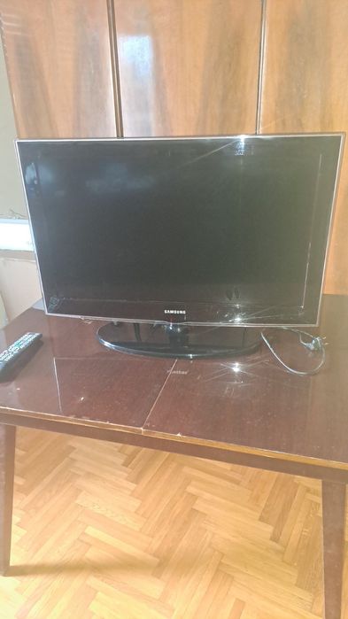 Телевизор Samsung .32 инча