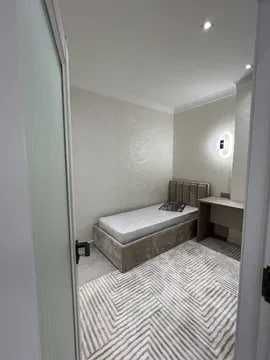 Сдается в аренду квартира  Юнусабад 11 квартал.  2х комнатная + Холл.