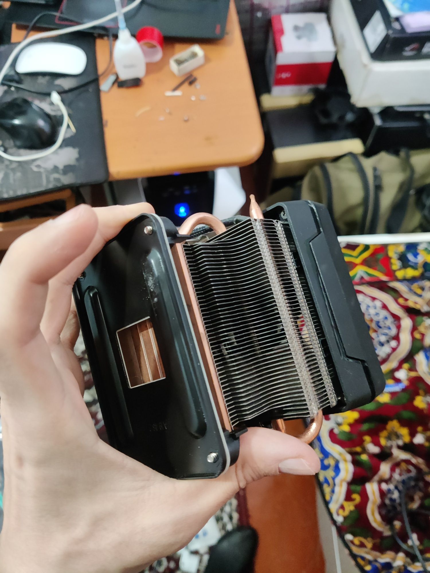 Боксовый кулер от AMD - Wraith Prism RGB