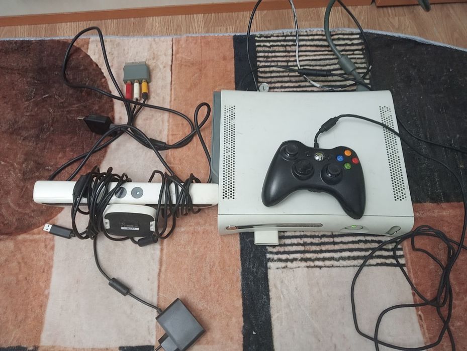 Vând consola X Box 360