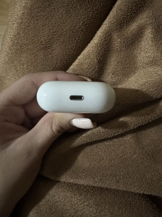 AirPods (3-то поколение с Lightning зареждане)