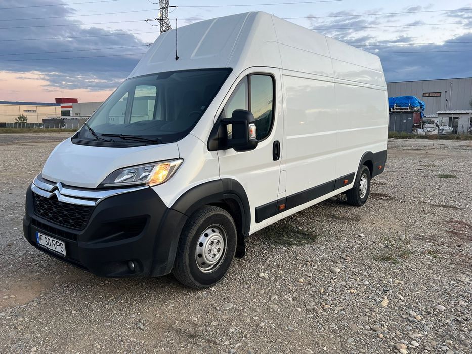 Flota dube de inchiriat la cele mai bune preturi