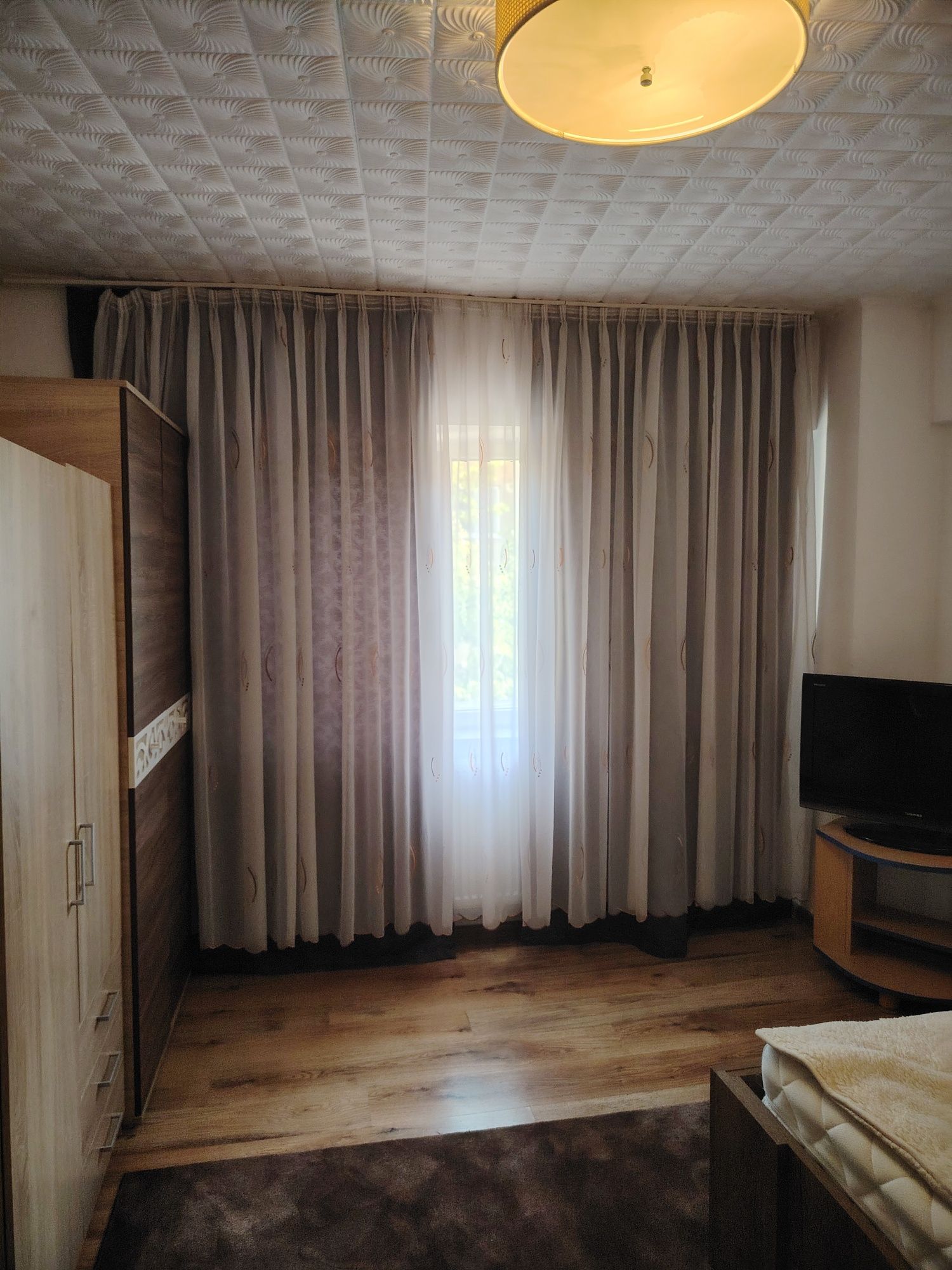 Închirierez apartament cu o camera