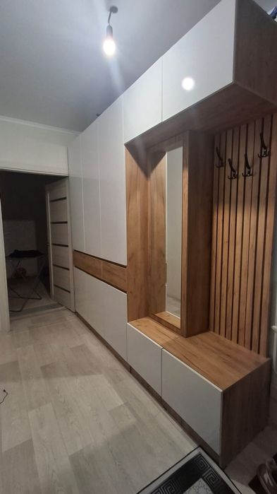 Продам шкаф и прихожку