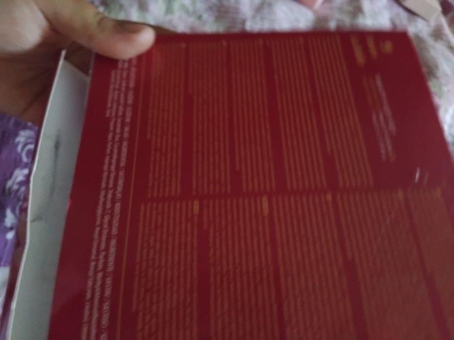 Parfum care miroase promiși de femeicu gel  de duș