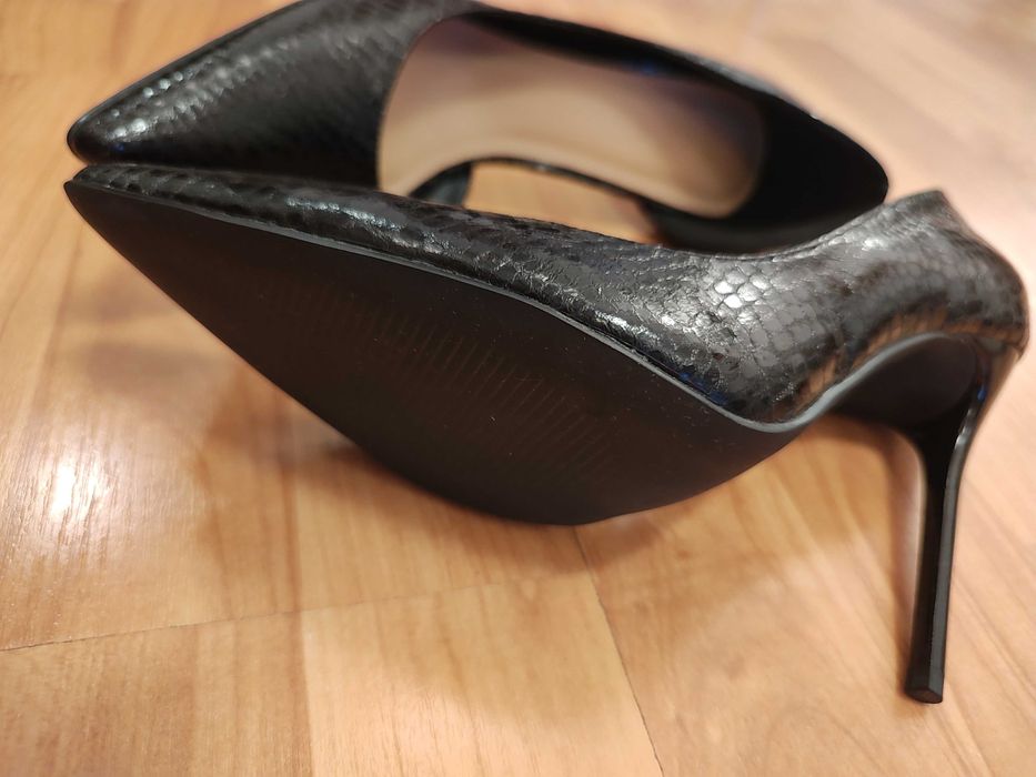 Vand pantofi stiletto negri