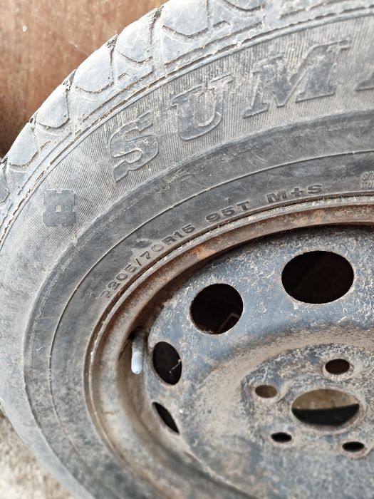 Диск с шиной размері 15