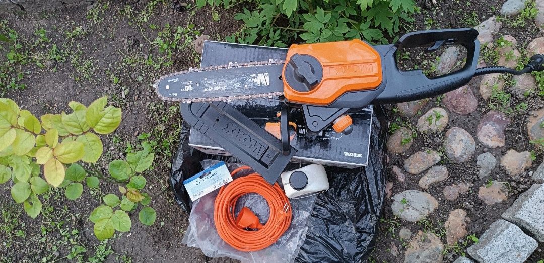 Електрически трион Worx WG305E 1100W 25 см +удължител+масло за 147лв