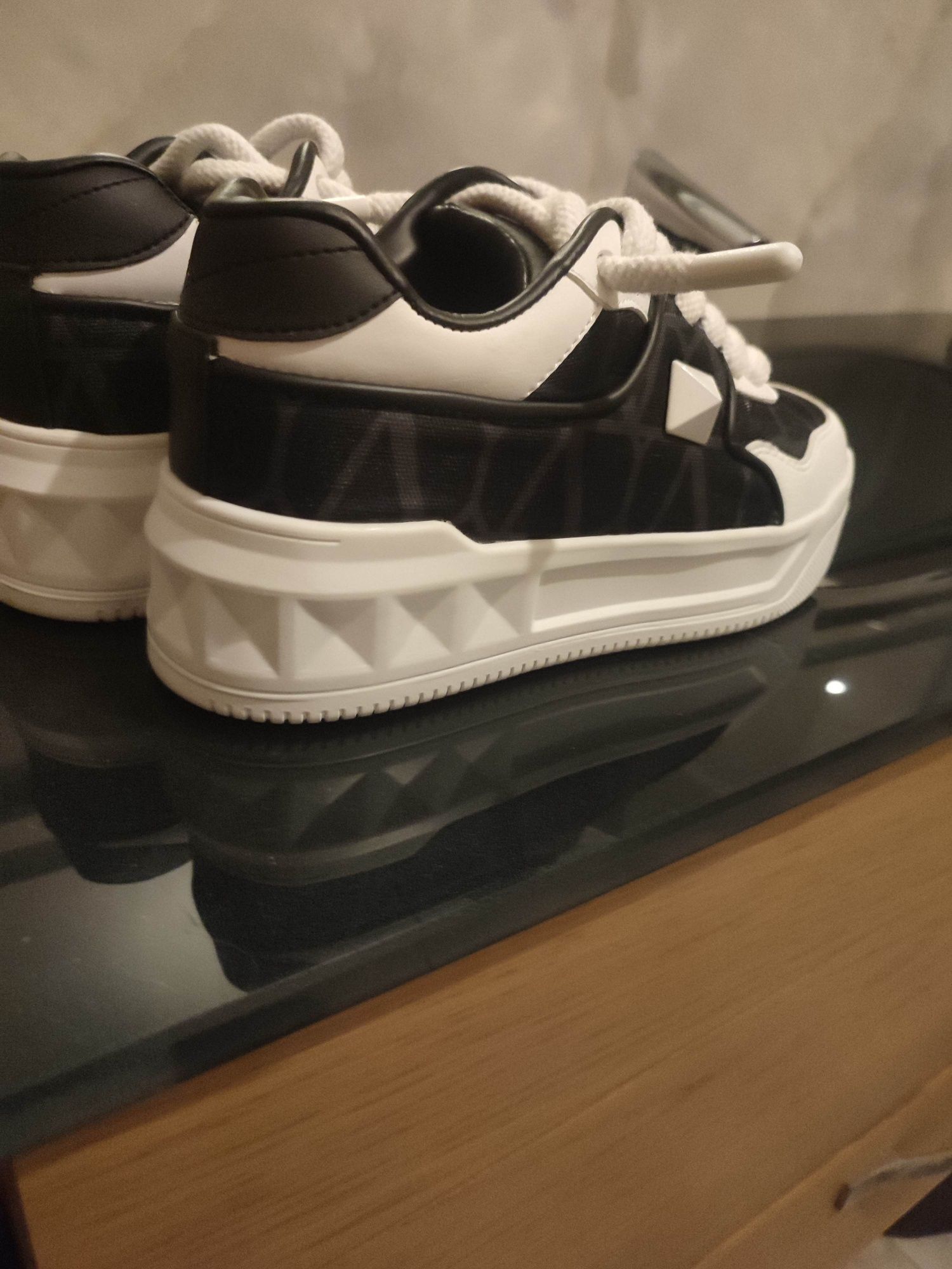 Adidasi  Valentino Garavani Premium