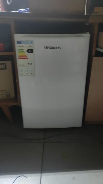 Продам офисный минихолодильник,