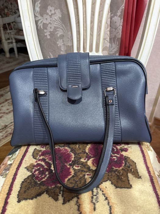 Продам серую кожаную сумку