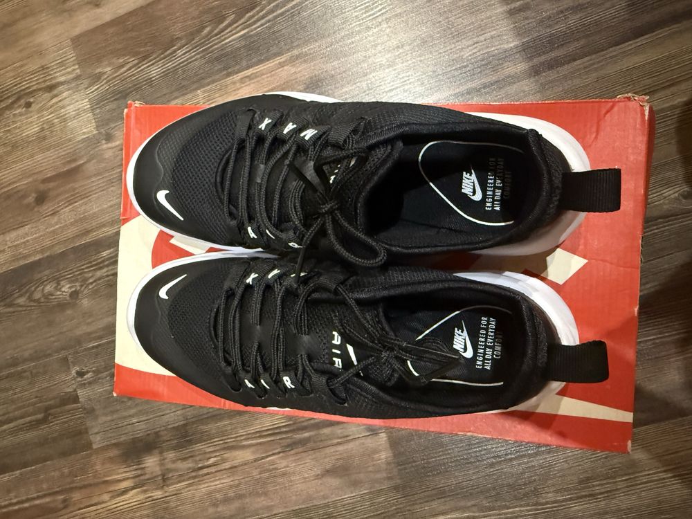 Маратонки nike air max axis