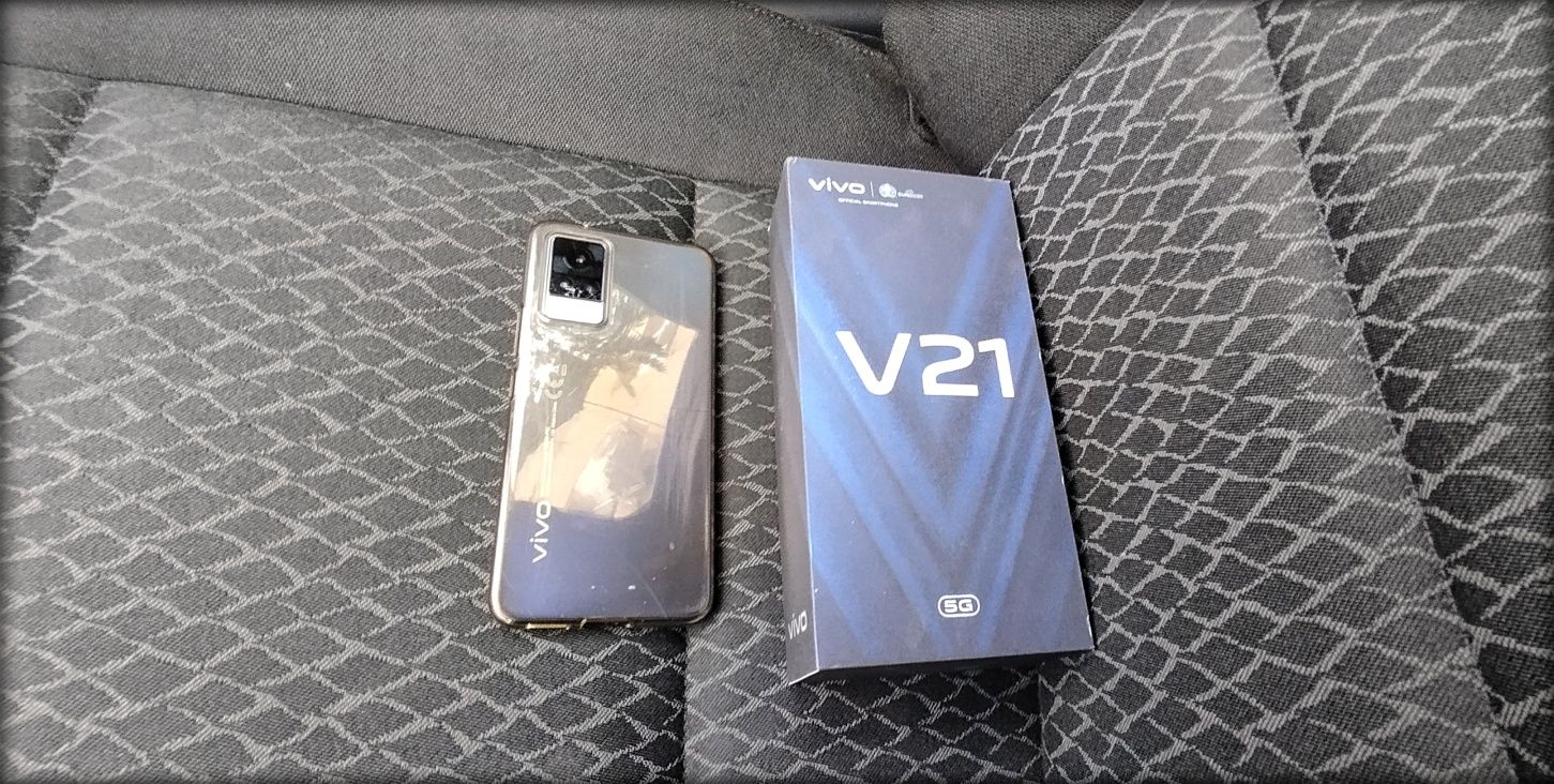 Vivo V21 5G, 128Gb/8GB RAM la cutie