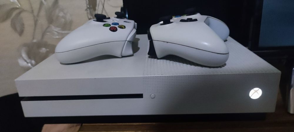 Xbox one S 1000gb