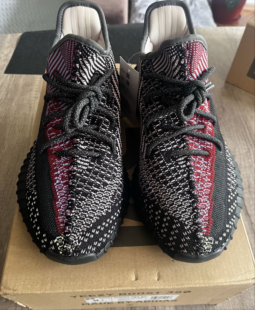ОРИГИНАЛНИ Yeezy 350v2 Yecheil “non-reflective”