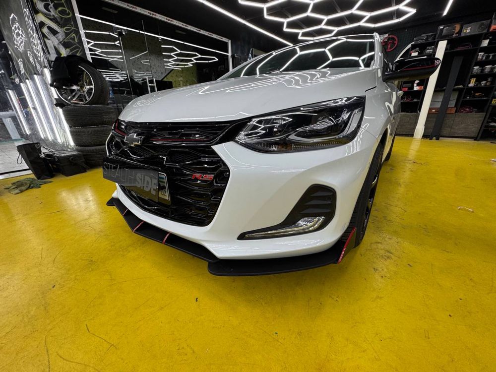 Chevrolet Onix в стиле StealthSide: от серого будня к стильному драйву