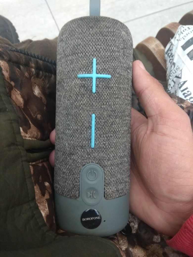 Продаю б/у Bluetooth колонку в рабочем состоянии