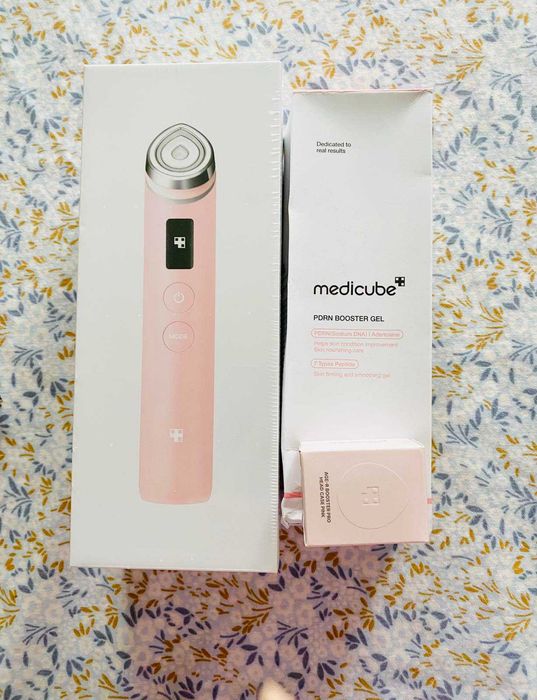 MediCube Age-R Booster Pro Pink Edition