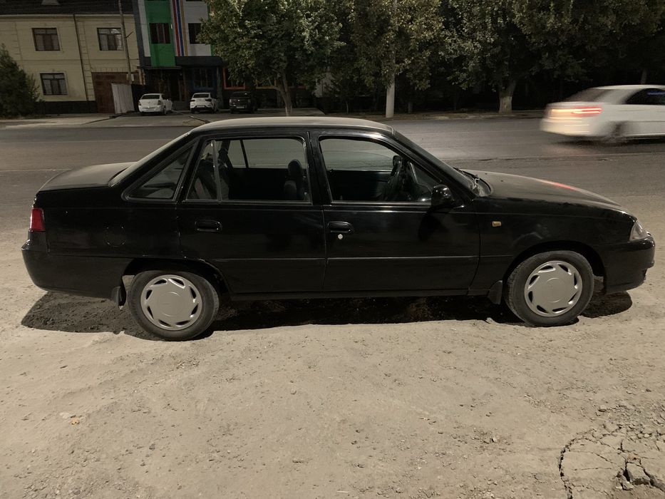 Nexia 2 sons 1.5 srochna sotiladi