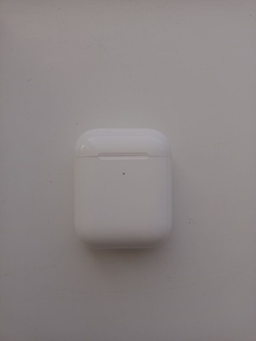 Наушники AirPods