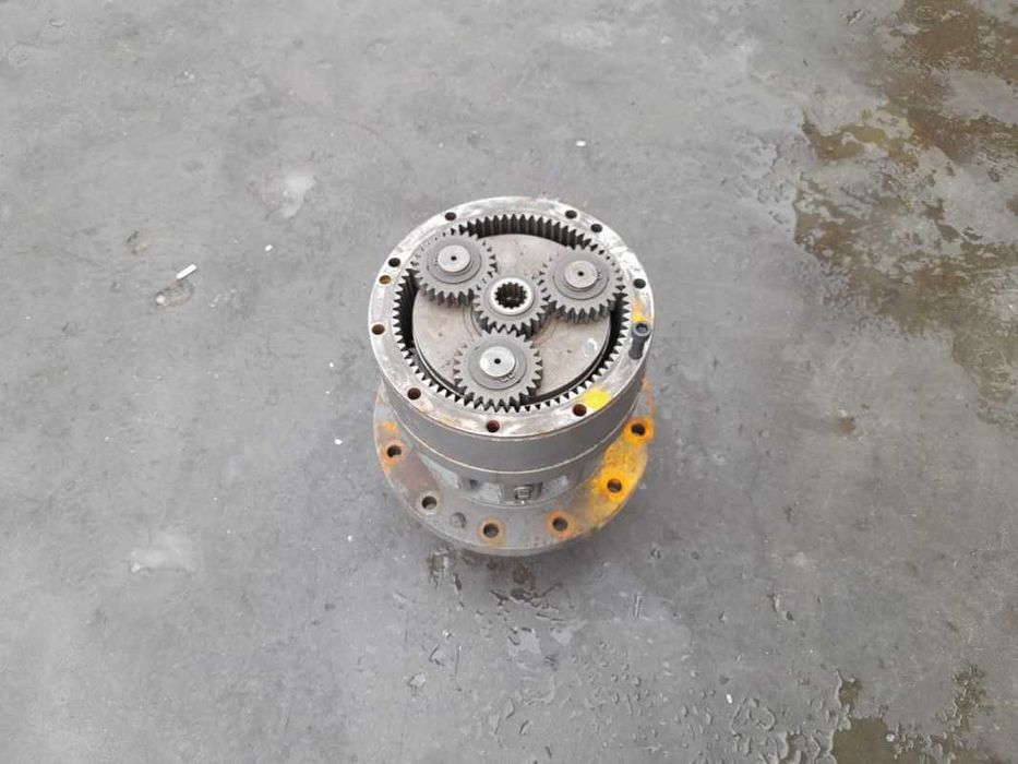 Reductor rotire excavator Case CX 130 , CX135