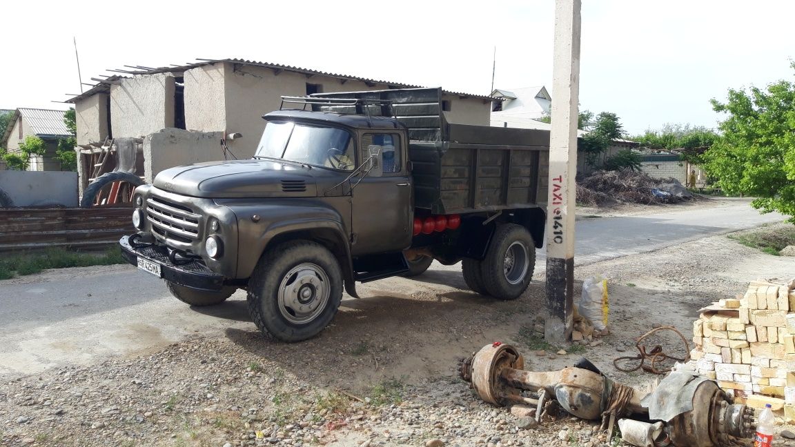 Zil 130 sotiladi