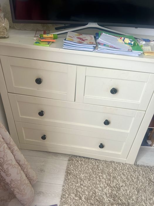 2 Dulapuri si 1 comoda din lemn masiv Mothercare - Urgent