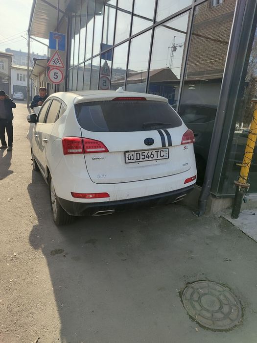 Jac s5 oldi yon tarafdan urilgan moshina sotiladi