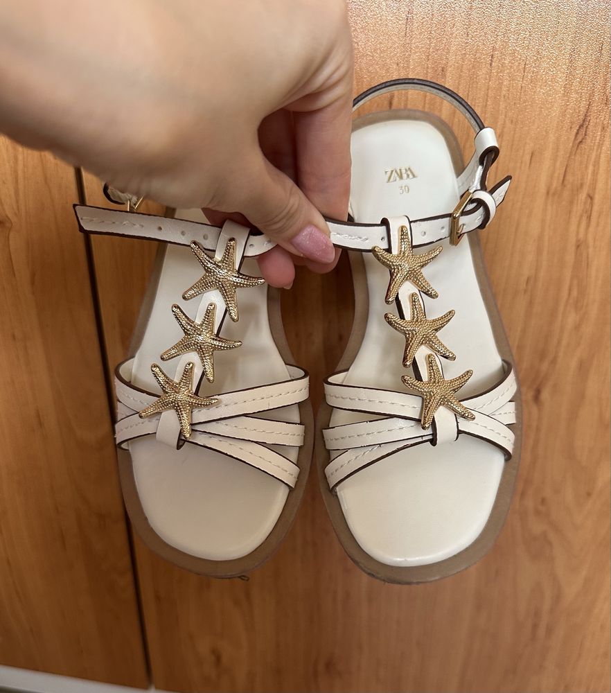 Нови детски сандали Zara