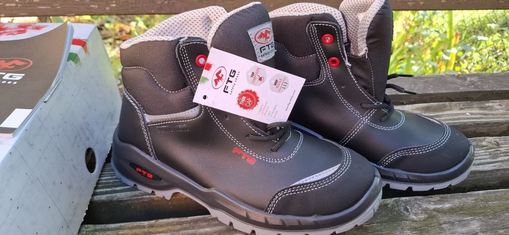 Италиански обувки с метална пластина предпазвашта пръстите .