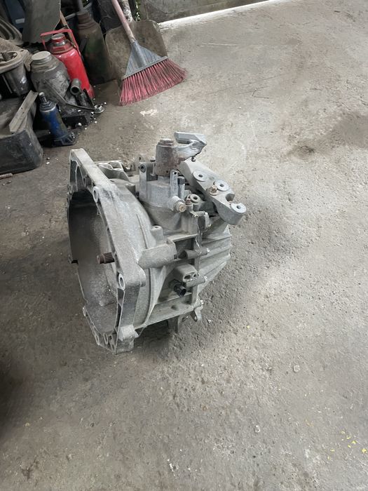 Cutie viteze opel zafira 1.9 6+1  cod 55186623