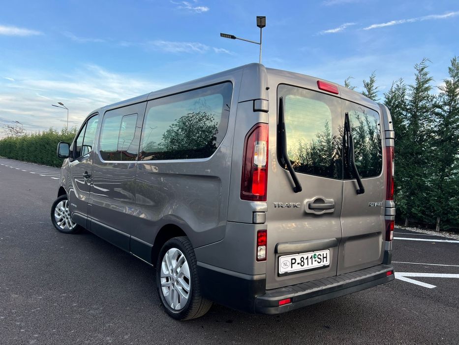 Renault Trafic # 2016 # EURO 6 # EXTRA LUNG # Climă Față-Spate # 8+1 #